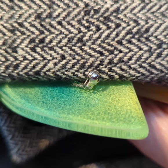 Glass art brooch pin, very eye catching for jacket / blazer lapel. NEW Jewellery - Picture 7 of 11